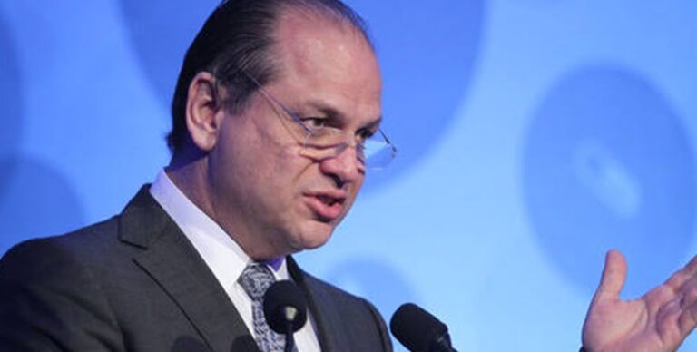 Pensa num ministro que coloca sempre o governo em saia justa. Esse é Ricardo Barros
