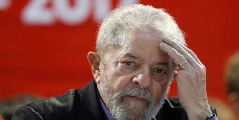 Presidente Lula discute hoje a retomada ou não dos impostos sobre combustíveis