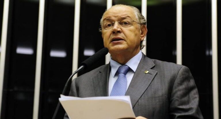 Site elege Hauly o melhor deputado do Brasil. Maringaense é considerado o pior do Paraná