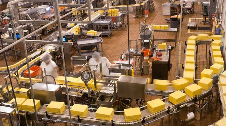 Indústria brasileira perde espaço na economia global