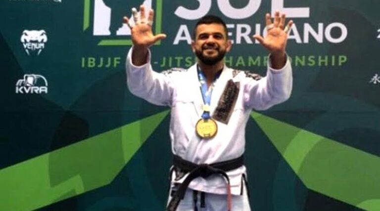 Dez vezes campeão Sul Americano de Jiu-Jitsu. É só para os monstros