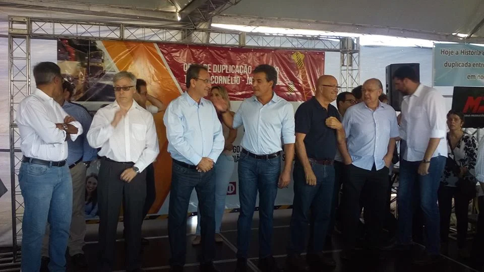 Governador, em dia de exposição da vergonhosa bandalheira do pedágio, anuncia duplicação Jataizinho-Cornélio