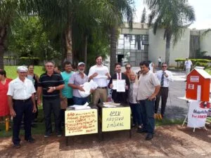 20 mil assinaturas. Moradores protocolam projeto contra o IPTU