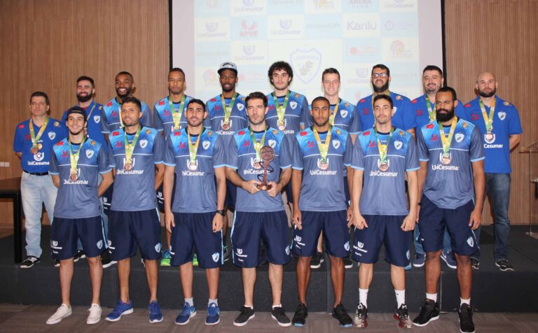 Londrina Unicesumar recebe troféu e fará jogos treinos com a Seleção Sub-21 de Basquete