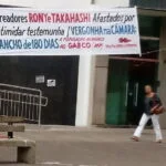 Duas mulheres tentam destruir faixas de protesto contra vereadores de Londrina
