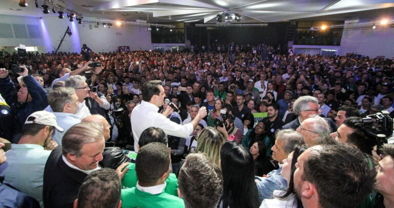 Ratinho também não define vice. Mas diz que vai cortar 50% das secretarias