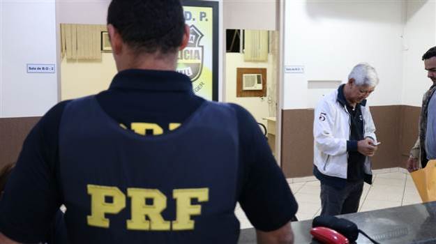 Ex-prefeito de Medianeira é preso na Ponte da Amizade