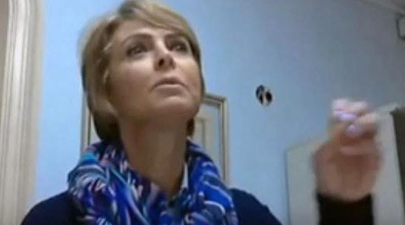 Fernanda Richa joga a bomba no colo do contador