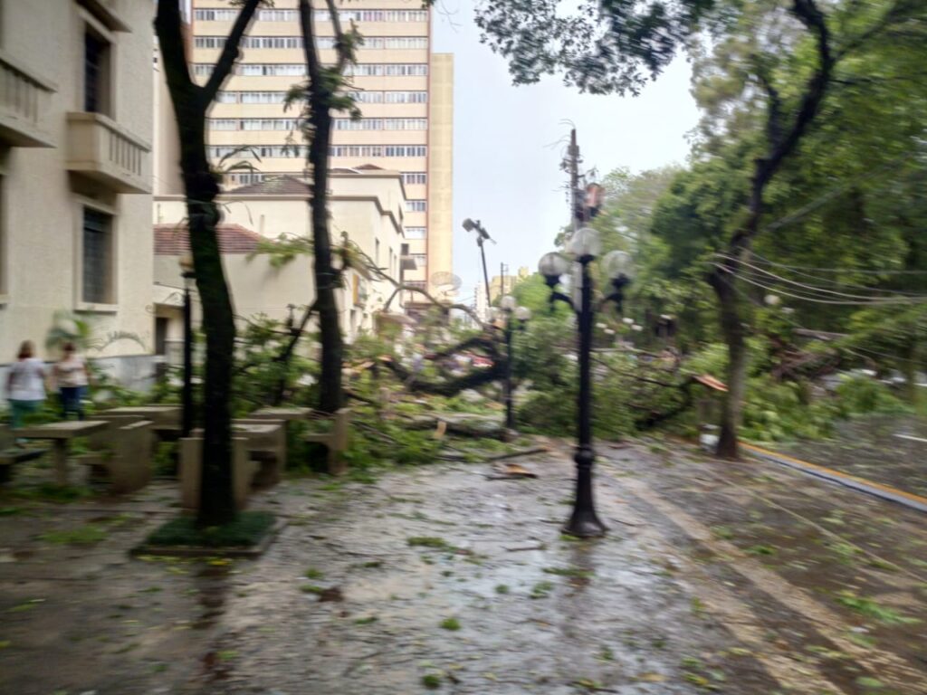 Tempestade em Londrina