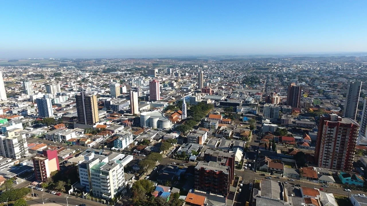 Guarapuava sobre no ranking das cidades para negócios