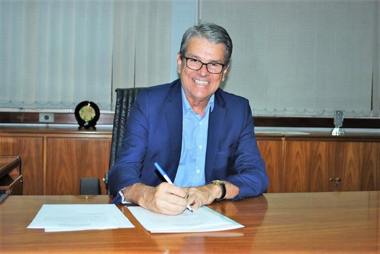 Novo presidente da Sercomtel toma posse