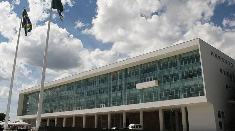 Mais uma vez um Palácio Iguaçu que dá as costas para Londrina
