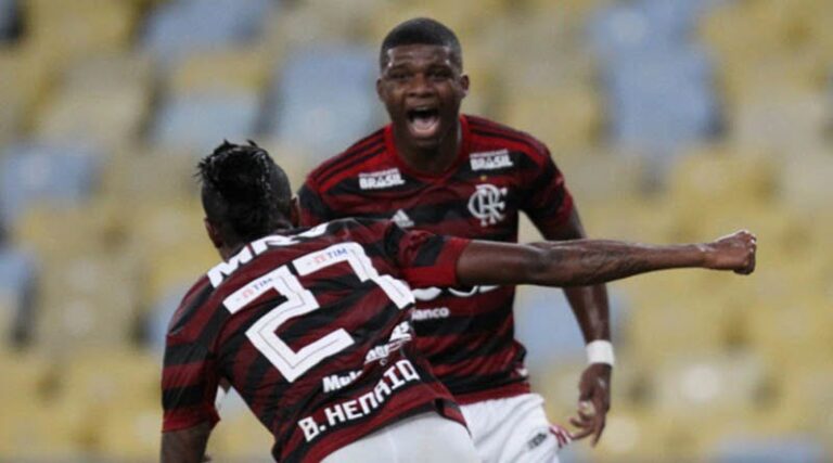 Quase. Quase o Athletico cala mais de 40 mil no Maracanã