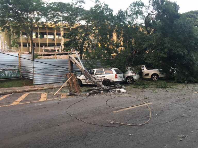 Laje do Forum cai e três ficam feridos em Londrina
