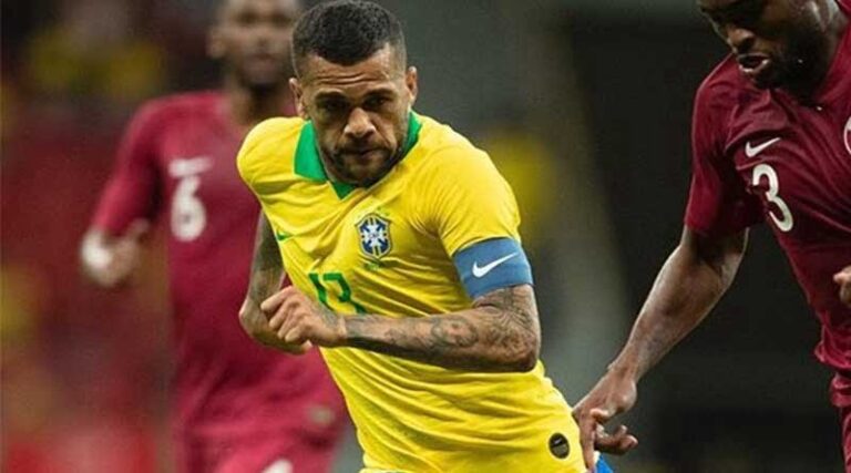 Dani Alves próximo de ser o quarto a mais vestir a amarelinha