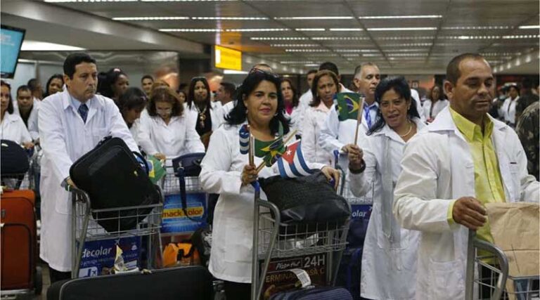 Depois de “demonizar” médicos cubanos, agora decreto de Bolsonaro regulamenta residência deles no País