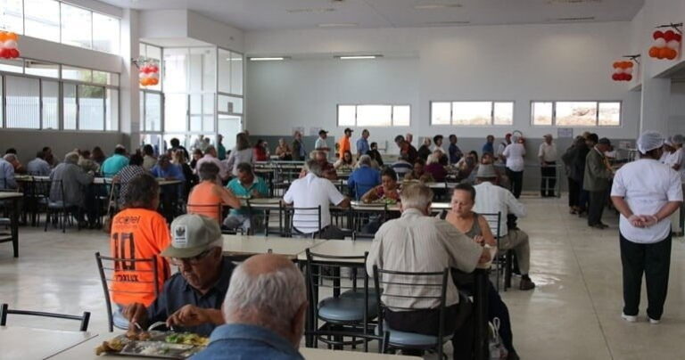 Restaurante Popular volta a funcionar em Londrina