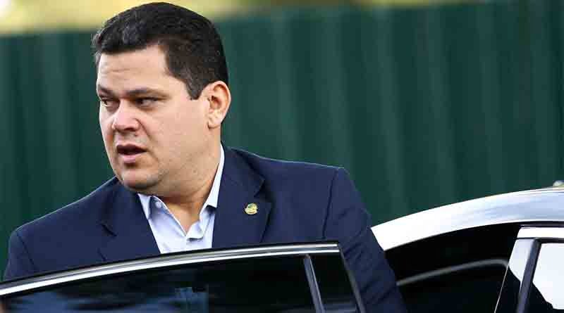 Davi Alcolumbre trava tramitação da PEC do fim da escala 6 x 1