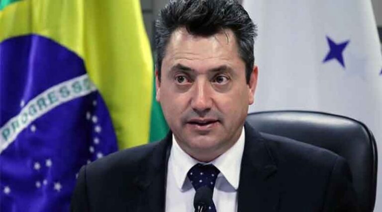 Deputado do Paraná, Sérgio Souza é alvo do Polícia Federal