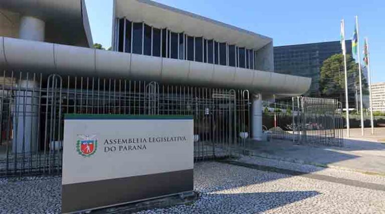 OAB volta a pedir renúncia imediata de Traiano