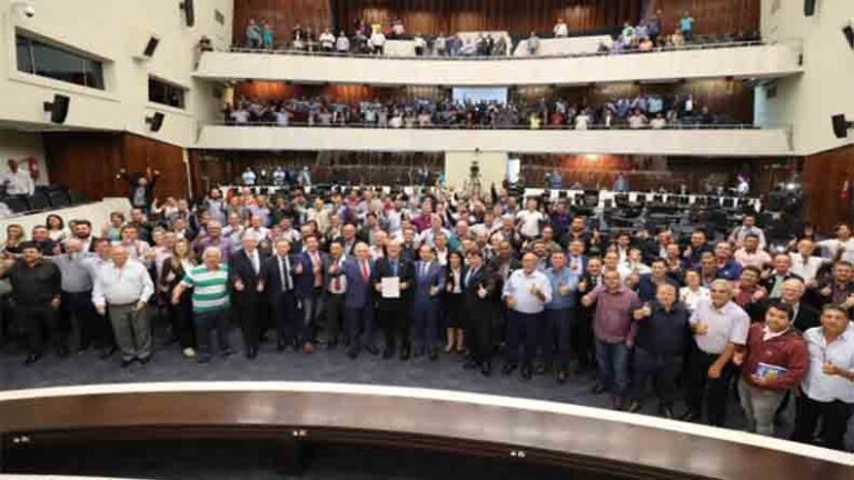E na Assembleia, prefeitos choram as pitangas e querem barrar a fusão de pequenos municípios