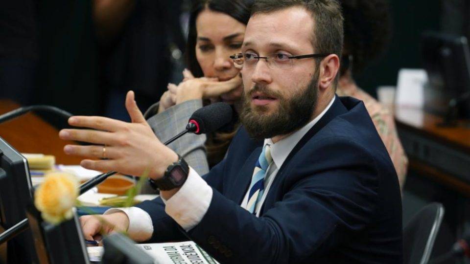 Filipe Barros lidera corrida pela prefeitura. Tiago Amaral vem em segundo