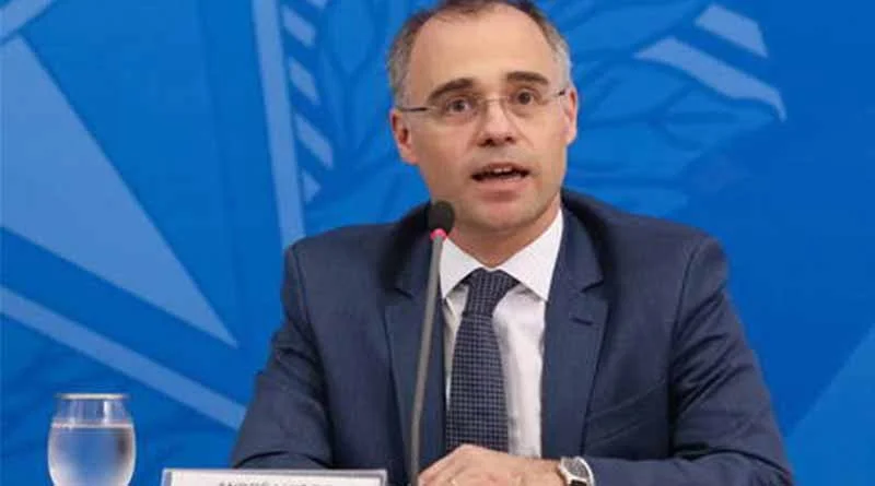 Novo ministro da Justiça, André Mendonça foi procurador da União em Londrina e escreveu um artigo favorável a eleição de Lula