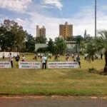 Empresários e Educadores Físicos protestam em Londrina