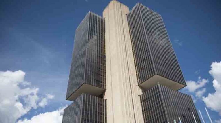 Está chegando a nota de 200 reaus