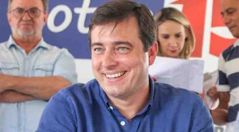 João Arruda vai para a briga contra Rafael Greca