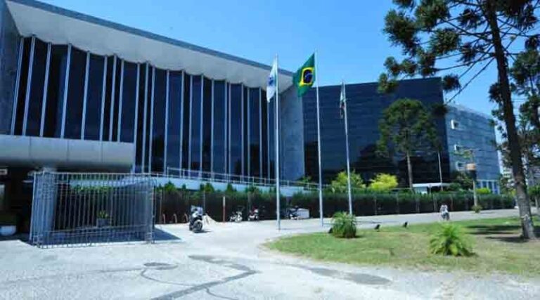 Juíza censura veículos do Paraná em cobertura de denúncia de corrupção