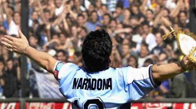 Morreu Diego Maradona, o Pelé dos argentinos
