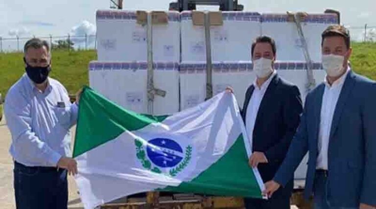 Políticos e a necessidade de tirar “casquinha” com a distribuição da vacina
