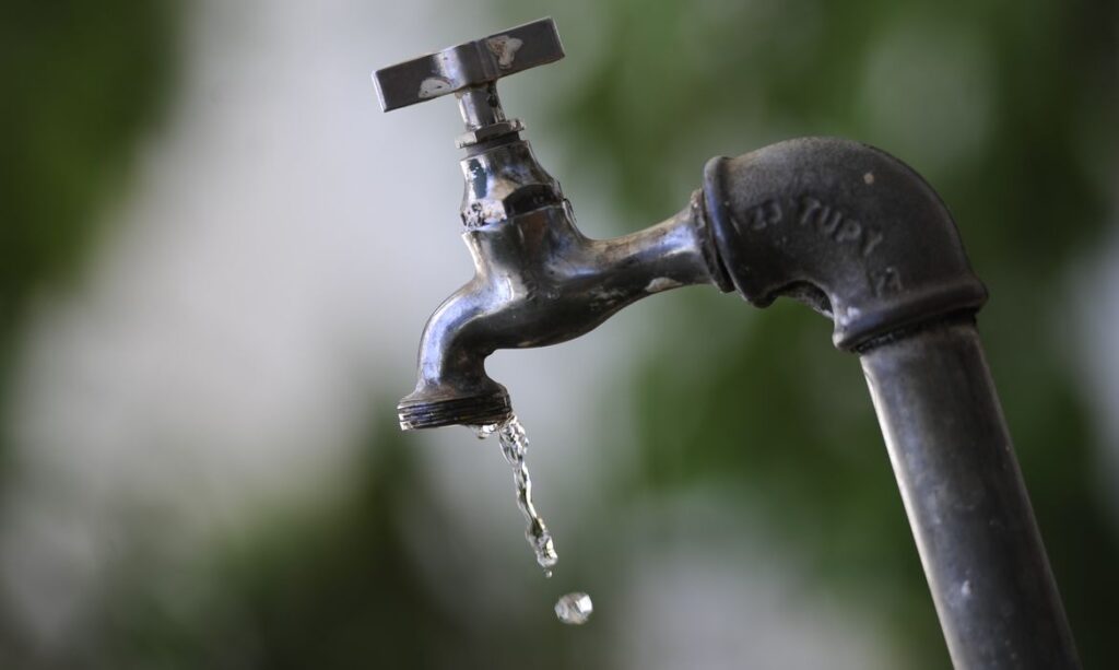 Falta d’água em bairro de Londrina