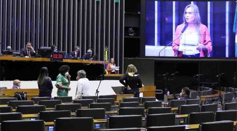Câmara aprova texto-base da PEC dos Precatórios