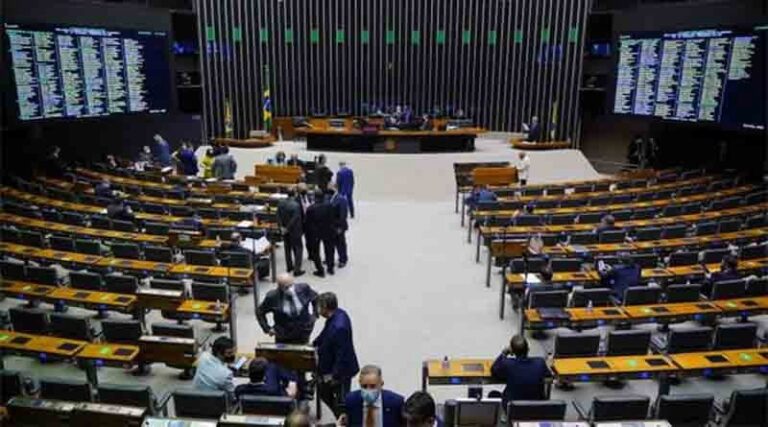Câmara aprova texto-base da PEC dos Precatórios