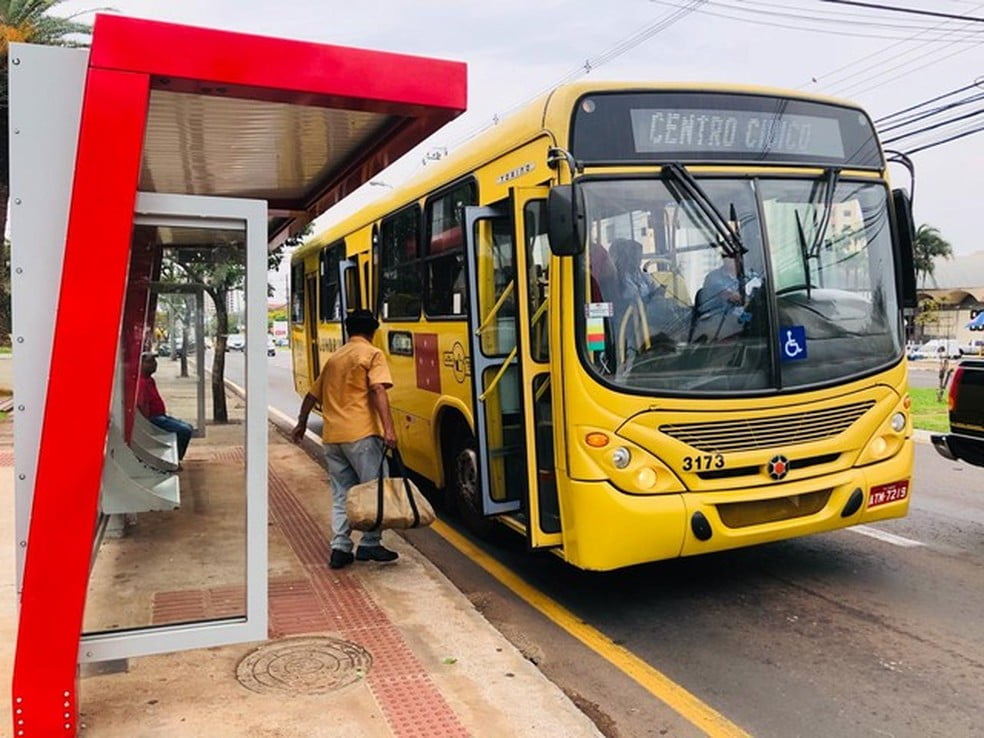 Depois de jogar 45 milhões nas contas das empresas de transporte coletivo, era pra ter greve?