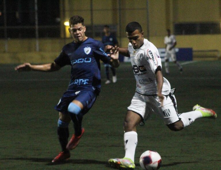 Tubarãozinho goleia e avança na Copa São Paulo