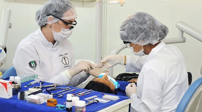 Servidores da Clinica Odontológica da UEL programam protesto para amanhã