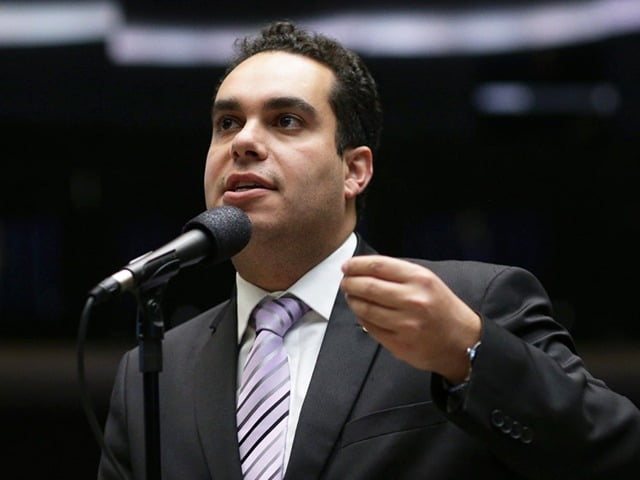 Em rede social, deputado Paulo Martins diz que disputará o Senado
