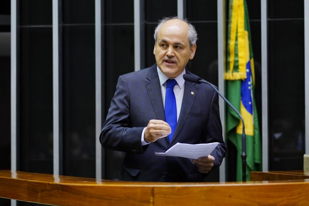 Muita gente se perguntando: Gustavo Fruet vai voltar?