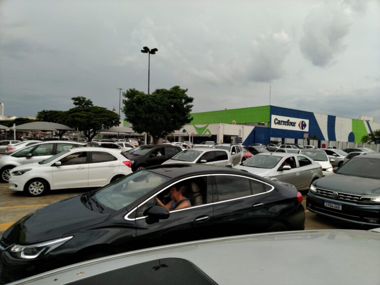Corrida aos postos. E tem gente já aplicando o novo preço