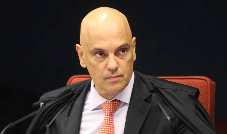 Moraes anula decisão da Câmara, determina cassação do mandato de Zambelli e que Motta convoque imediatamente o suplente