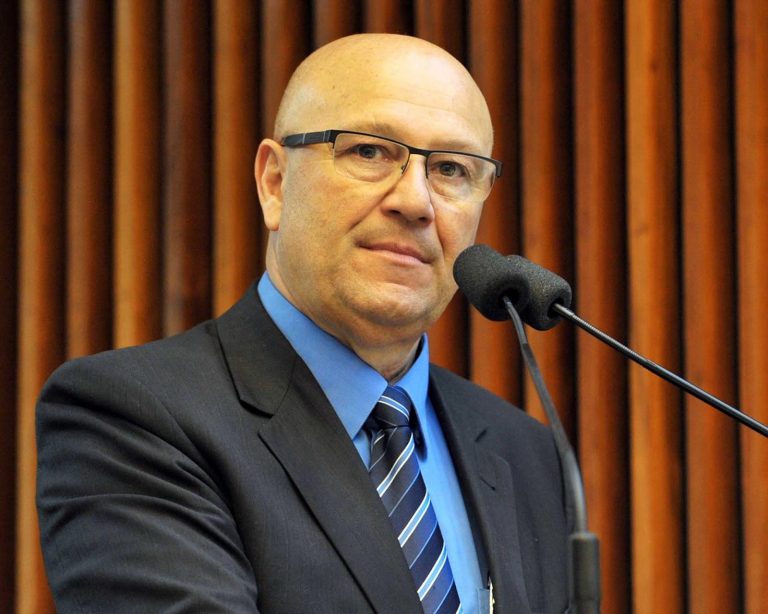 Deputado Romanelli devolve 21 mil pra justiça por nomeação de “funcionária fantasma”