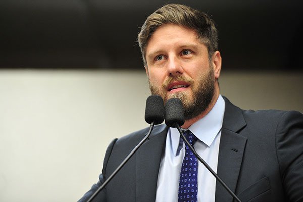 Requião Filho aciona MPs após publicação de Jessicão sobre demissão de eleitores petistas