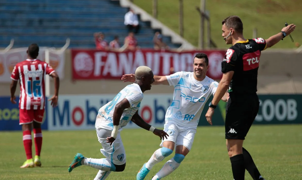 Londrina vence o Náutico e estreia com o pé direito no Brasileirão