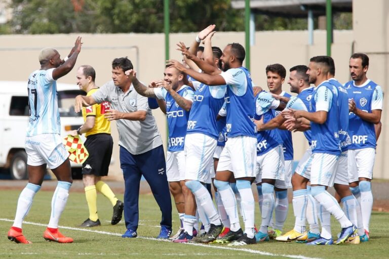 Golaço de Cabrini tira Londrina do sufoco