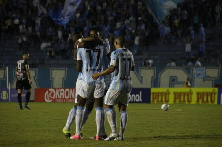 Londrina joga hoje e quer vitória para manter a esperança
