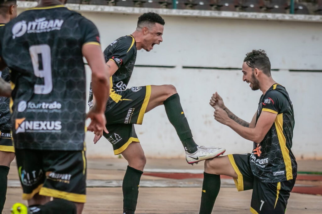 Aruko e Foz garantem vaga na primeira divisão do Paranaense de 2023