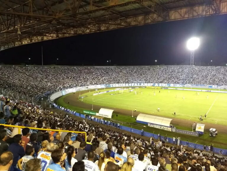 Coritiba inaugura nova iluminação do Couto Pereira, já em Londrina, apesar da emenda parlamentar…